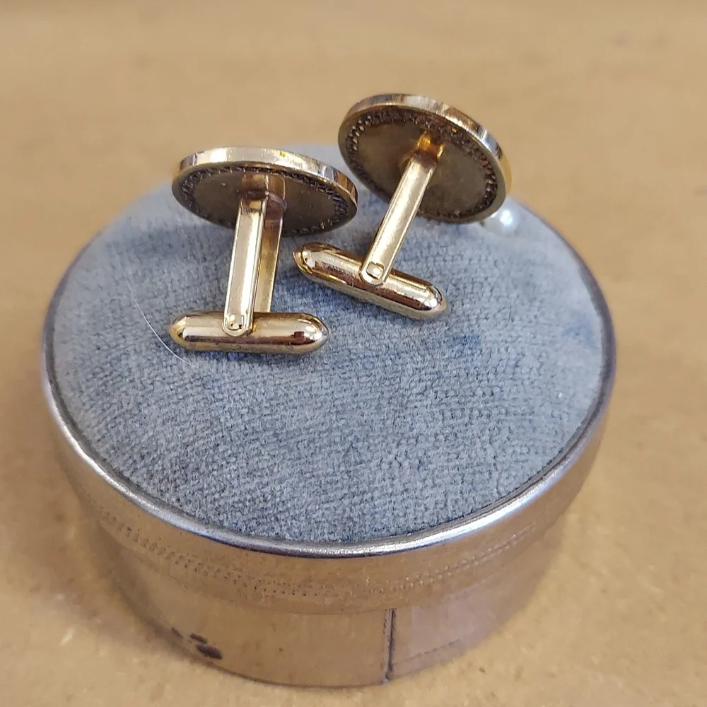 Vintage each cufflink